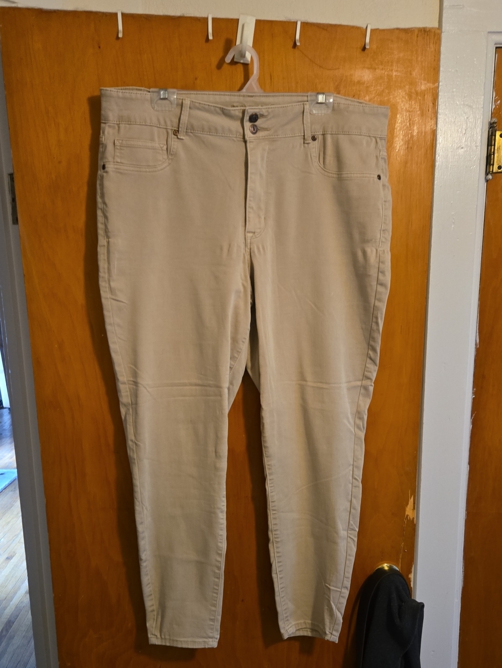 Maurices Khaki